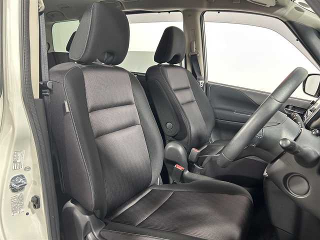 日産 セレナ ハイウェイスター プロパイロットED 大阪府 2017(平29)年 3.5万km ブリリアントホワイトパール ProPILOT 純正9incナビ(フルセグ/DVD再生/Bluetooth) バックカメラ 後席モニター ETC 両側パワースライドドア 衝突軽減 レーダークルコン クリアランスソナー ドラレコ