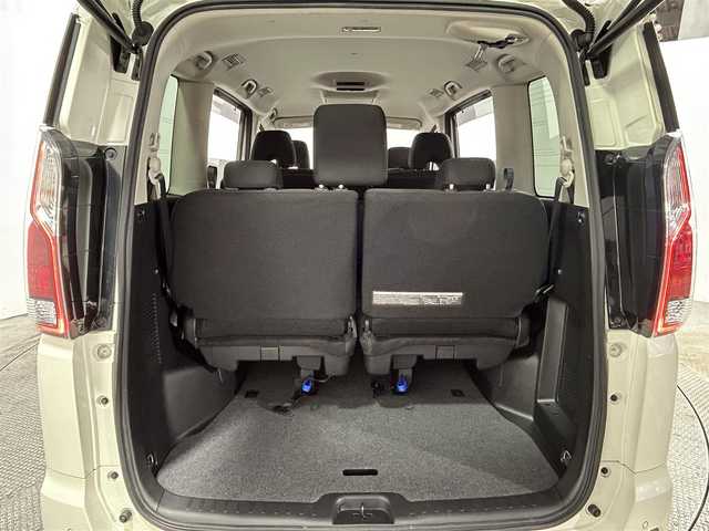 日産 セレナ ハイウェイスター プロパイロットED 大阪府 2017(平29)年 3.5万km ブリリアントホワイトパール ProPILOT 純正9incナビ(フルセグ/DVD再生/Bluetooth) バックカメラ 後席モニター ETC 両側パワースライドドア 衝突軽減 レーダークルコン クリアランスソナー ドラレコ