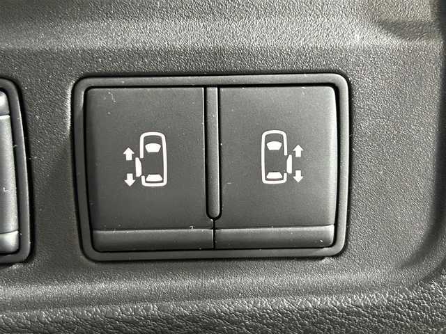 日産 セレナ ハイウェイスター プロパイロットED 大阪府 2017(平29)年 3.5万km ブリリアントホワイトパール ProPILOT 純正9incナビ(フルセグ/DVD再生/Bluetooth) バックカメラ 後席モニター ETC 両側パワースライドドア 衝突軽減 レーダークルコン クリアランスソナー ドラレコ