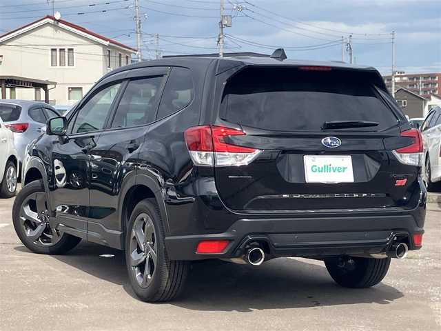 スバル フォレスター STIスポーツ 道南・函館 2022(令4)年 2.1万km クリスタルブラックシリカ ４ＷＤ/ターボ/ダイアトーン/８インチ純正ナビ/Bluetooth Audio/フルセグテレビ/ＥＴＣ/フロント/左サイドカメラ/バックカメラ/ドライブレコーダー/追従クルーズコントロール/ステアリングヒーター/革巻きステアリング/全席シートヒーター/純正フロアマット/前席パワーシート/プッシュスタート/オートライト/スマートキー/横滑り防止機能/盗難防止機能/冬タイヤ車載/純正マフラー車載