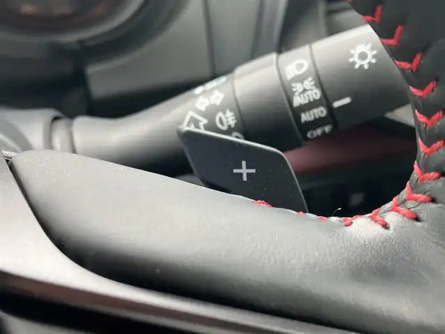 スバル フォレスター STIスポーツ 道南・函館 2022(令4)年 2.1万km クリスタルブラックシリカ ４ＷＤ/ターボ/ダイアトーン/８インチ純正ナビ/Bluetooth Audio/フルセグテレビ/ＥＴＣ/フロント/左サイドカメラ/バックカメラ/ドライブレコーダー/追従クルーズコントロール/ステアリングヒーター/革巻きステアリング/全席シートヒーター/純正フロアマット/前席パワーシート/プッシュスタート/オートライト/スマートキー/横滑り防止機能/盗難防止機能/冬タイヤ車載/純正マフラー車載