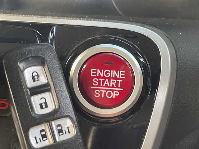 ホンダ Ｎ ＢＯＸ カスタム G SSパッケージ 三重県 2013(平25)年 13.4万km プレミアムホワイトパール 登録時133/185km/禁煙車/ｃｌａｒｉｏｎ７インチＳＤナビ（NX613）/・Ｂｌｕｅｔｏｏｔｈ・ＣＤ／ＤＶＤ・ＳＤ・ＵＳＢ・AM/FM/両側パワースライドドア/前後ドラレコ/後方コーナーセンサー/ＡＵＴＯライト/スマートキー/プッシュスタート/ＥＴＣ/革巻きステアリング/ステアリングスイッチ/純正フロアマット/アイドリングストップ/純正14インチアルミホイール/電動格納ミラー