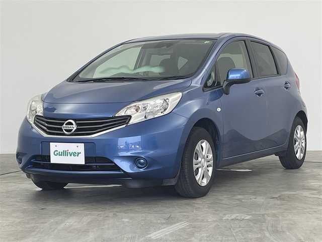 日産 ノート X DIG－S エマージェンシーB 群馬県 2014(平26)年 4.4万km シャイニングブルー 衝突被害軽減ブレーキ　純正７インチナビ　アラウンドビューモニター　車線逸脱抑制警報　横滑り防止装置　スマートキー　ＥＴＣ　社外フロアマット　オートエアコン　アイドリングストップ　Ｗエアバッグ　禁煙車