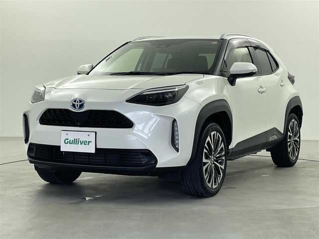 トヨタ ヤリスクロス ハイブリッド Z 福井県 2022(令4)年 2.5万km ホワイトパールクリスタルシャイン 純正７インチT-Connectナビ/フルセグTV/Bluetooth/USB/Miracast/AM/FM/CD/DVDデッキ【純正オプション】/Toyota Safety Sense/・プリクラッシュセーフティ/・レーンアシスト/・クルーズコントロール/・オートマチックハイビーム/・オートライト /LEDヘッドライト/ライトレベライザー /パノラミックビューモニター/ブラインドスポットモニター/パワーシート/シートヒーター /純正１８インチアルミ/純正フロアマット/サイドバイザー/取説あり