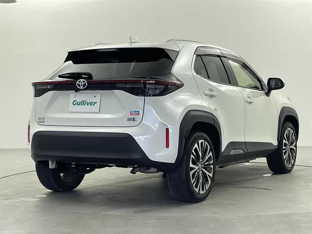 トヨタ ヤリスクロス ハイブリッド Z 福井県 2022(令4)年 2.5万km ホワイトパールクリスタルシャイン 純正７インチT-Connectナビ/フルセグTV/Bluetooth/USB/Miracast/AM/FM/CD/DVDデッキ【純正オプション】/Toyota Safety Sense/・プリクラッシュセーフティ/・レーンアシスト/・クルーズコントロール/・オートマチックハイビーム/・オートライト /LEDヘッドライト/ライトレベライザー /パノラミックビューモニター/ブラインドスポットモニター/パワーシート/シートヒーター /純正１８インチアルミ/純正フロアマット/サイドバイザー/取説あり
