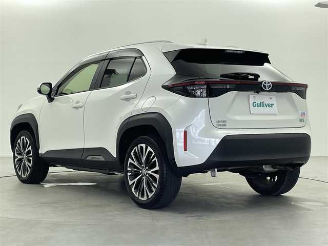 トヨタ ヤリスクロス ハイブリッド Z 福井県 2022(令4)年 2.5万km ホワイトパールクリスタルシャイン 純正７インチT-Connectナビ/フルセグTV/Bluetooth/USB/Miracast/AM/FM/CD/DVDデッキ【純正オプション】/Toyota Safety Sense/・プリクラッシュセーフティ/・レーンアシスト/・クルーズコントロール/・オートマチックハイビーム/・オートライト /LEDヘッドライト/ライトレベライザー /パノラミックビューモニター/ブラインドスポットモニター/パワーシート/シートヒーター /純正１８インチアルミ/純正フロアマット/サイドバイザー/取説あり