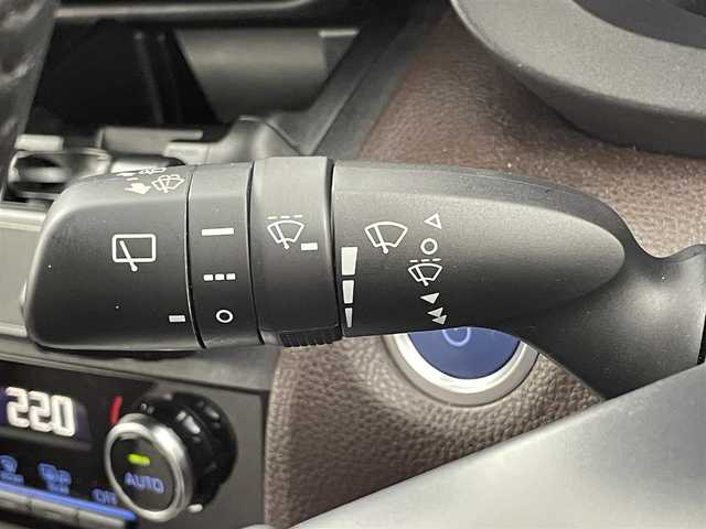 トヨタ ヤリスクロス ハイブリッド Z 福井県 2022(令4)年 2.5万km ホワイトパールクリスタルシャイン 純正７インチT-Connectナビ/フルセグTV/Bluetooth/USB/Miracast/AM/FM/CD/DVDデッキ【純正オプション】/Toyota Safety Sense/・プリクラッシュセーフティ/・レーンアシスト/・クルーズコントロール/・オートマチックハイビーム/・オートライト /LEDヘッドライト/ライトレベライザー /パノラミックビューモニター/ブラインドスポットモニター/パワーシート/シートヒーター /純正１８インチアルミ/純正フロアマット/サイドバイザー/取説あり