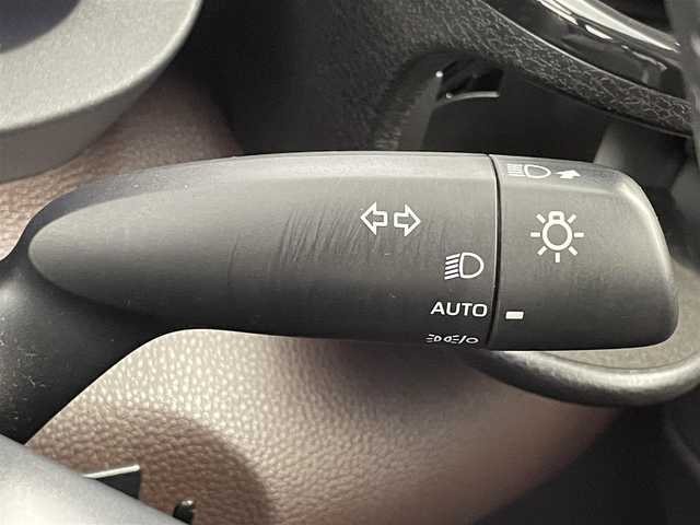 トヨタ ヤリスクロス ハイブリッド Z 福井県 2022(令4)年 2.5万km ホワイトパールクリスタルシャイン 純正７インチT-Connectナビ/フルセグTV/Bluetooth/USB/Miracast/AM/FM/CD/DVDデッキ【純正オプション】/Toyota Safety Sense/・プリクラッシュセーフティ/・レーンアシスト/・クルーズコントロール/・オートマチックハイビーム/・オートライト /LEDヘッドライト/ライトレベライザー /パノラミックビューモニター/ブラインドスポットモニター/パワーシート/シートヒーター /純正１８インチアルミ/純正フロアマット/サイドバイザー/取説あり