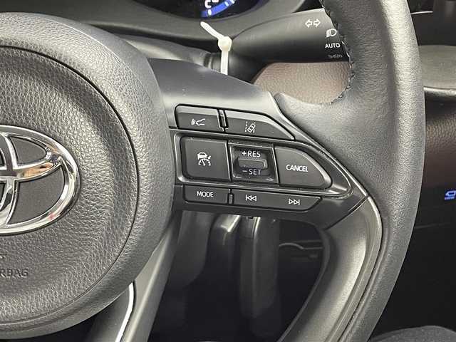 トヨタ ヤリスクロス ハイブリッド Z 福井県 2022(令4)年 2.5万km ホワイトパールクリスタルシャイン 純正７インチT-Connectナビ/フルセグTV/Bluetooth/USB/Miracast/AM/FM/CD/DVDデッキ【純正オプション】/Toyota Safety Sense/・プリクラッシュセーフティ/・レーンアシスト/・クルーズコントロール/・オートマチックハイビーム/・オートライト /LEDヘッドライト/ライトレベライザー /パノラミックビューモニター/ブラインドスポットモニター/パワーシート/シートヒーター /純正１８インチアルミ/純正フロアマット/サイドバイザー/取説あり