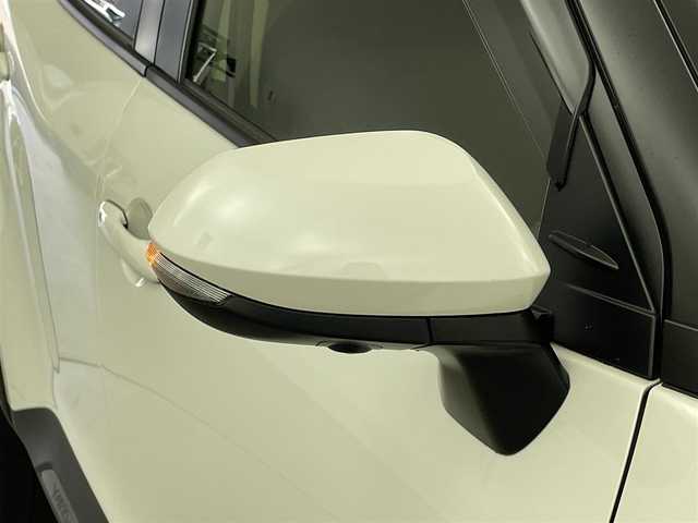 トヨタ ヤリスクロス ハイブリッド Z 福井県 2022(令4)年 2.5万km ホワイトパールクリスタルシャイン 純正７インチT-Connectナビ/フルセグTV/Bluetooth/USB/Miracast/AM/FM/CD/DVDデッキ【純正オプション】/Toyota Safety Sense/・プリクラッシュセーフティ/・レーンアシスト/・クルーズコントロール/・オートマチックハイビーム/・オートライト /LEDヘッドライト/ライトレベライザー /パノラミックビューモニター/ブラインドスポットモニター/パワーシート/シートヒーター /純正１８インチアルミ/純正フロアマット/サイドバイザー/取説あり