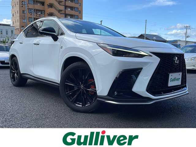 レクサス ＮＸ 350 Fスポーツ 山形県 2023(令5)年 1.3万km ホワイトノーヴァガラスフレーク ・ワンオーナー/・パノラマサンルーフ/・オレンジキャリパー/・三眼フルLEDヘッドランプ/・デジタルインナーミラー/・赤黒レザーシート/・メモリ付パワーシート/・シートヒーター/・シートベンチレーション/・ステアリングヒーター/・純正ナビ/・360°カメラ/・フルセグTV/・パワーバックドア/・純正20インチAW/・ドラレコ前後/・取扱説明書/・保証書
