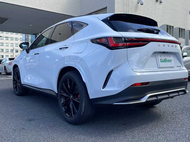 レクサス ＮＸ 350 Fスポーツ 山形県 2023(令5)年 1.3万km ホワイトノーヴァガラスフレーク ・ワンオーナー/・パノラマサンルーフ/・オレンジキャリパー/・三眼フルLEDヘッドランプ/・デジタルインナーミラー/・赤黒レザーシート/・メモリ付パワーシート/・シートヒーター/・シートベンチレーション/・ステアリングヒーター/・純正ナビ/・360°カメラ/・フルセグTV/・パワーバックドア/・純正20インチAW/・ドラレコ前後/・取扱説明書/・保証書