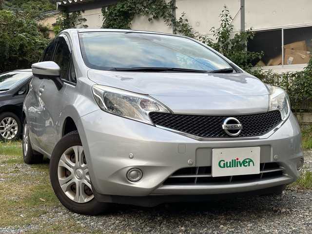 日産 ノート X DIG－S Vセレ +セーフ 福岡県 2015(平27)年 4.6万km ブリリアントシルバー 純正ディーラーナビ/（AM/FM/CD/DVD/SD/Bluetooth/ワンセグTV）/アイドリングストップ/衝突被害軽減システム/横滑り防止装置/アラウンドビューバックモニター/レーンキープアシスト/プッシュスタート/オートライト/電格ミラー/ETC/スペアキー×1