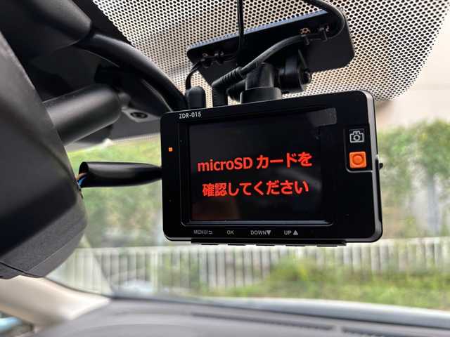 日産 ノート X DIG－S Vセレ +セーフ 福岡県 2015(平27)年 4.6万km ブリリアントシルバー 純正ディーラーナビ/（AM/FM/CD/DVD/SD/Bluetooth/ワンセグTV）/アイドリングストップ/衝突被害軽減システム/横滑り防止装置/アラウンドビューバックモニター/レーンキープアシスト/プッシュスタート/オートライト/電格ミラー/ETC/スペアキー×1