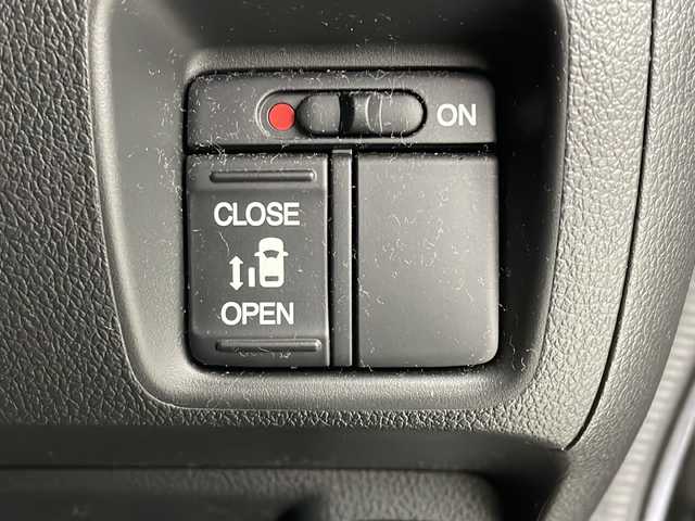 ホンダ Ｎ ＢＯＸ カスタム ターボ SSブラックSパッケージ 茨城県 2017(平29)年 6万km クリスタルブラックパール ナビ　フルセグＴＶ　バックモニター　シートヒーター　ＬＥＤライト　オートライト　ドライブレコーダー　片側電動スライドドア　ビルトインＥＴＣ　スマートキー　プッシュスタート　横滑り防止装置　禁煙車