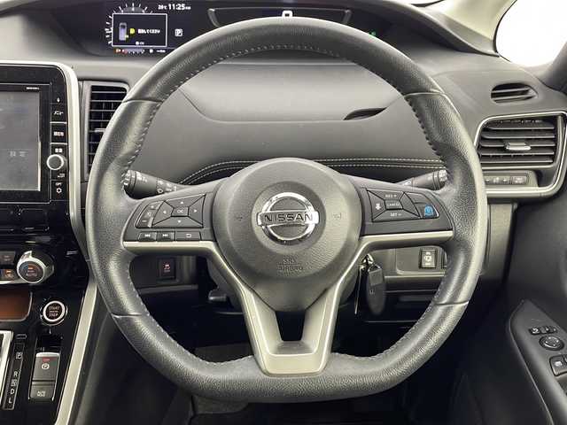 日産 セレナ ハイウェイスター プロパイロットED 愛知県 2016(平28)年 5.3万km ブリリアントホワイトパール /禁煙//純正9インチメモリナビ//AM/FM/CD/DVD/BD/SD/MSV/USB//フルセグTV//バックカメラ//ETC//前方ドライブレコーダー//純正フリップダウンモニター//プロパイロット//エマージェンシーブレーキ//車線逸脱警報//車線逸脱防止支援システム//標識検知//コーナーセンサー//両側パワースライドドア//オートLEDライト//フォグランプ//革巻きステアリング//ステアリングリモコン//電動格納ウィンカーミラー//電動パーキングブレーキ//AUTO HOLD//アイドリングストップ//ECO MODE//横滑り防止装置//純正16インチAW//プッシュスタート//スマートキー//スペアキー//ISOFIX//2列目ロールサンシェード//純正フロアマット//純正ドアバイザー//バニティミラー