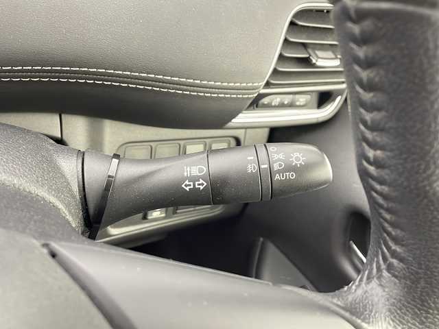 日産 セレナ ハイウェイスター プロパイロットED 愛知県 2016(平28)年 5.3万km ブリリアントホワイトパール /禁煙//純正9インチメモリナビ//AM/FM/CD/DVD/BD/SD/MSV/USB//フルセグTV//バックカメラ//ETC//前方ドライブレコーダー//純正フリップダウンモニター//プロパイロット//エマージェンシーブレーキ//車線逸脱警報//車線逸脱防止支援システム//標識検知//コーナーセンサー//両側パワースライドドア//オートLEDライト//フォグランプ//革巻きステアリング//ステアリングリモコン//電動格納ウィンカーミラー//電動パーキングブレーキ//AUTO HOLD//アイドリングストップ//ECO MODE//横滑り防止装置//純正16インチAW//プッシュスタート//スマートキー//スペアキー//ISOFIX//2列目ロールサンシェード//純正フロアマット//純正ドアバイザー//バニティミラー