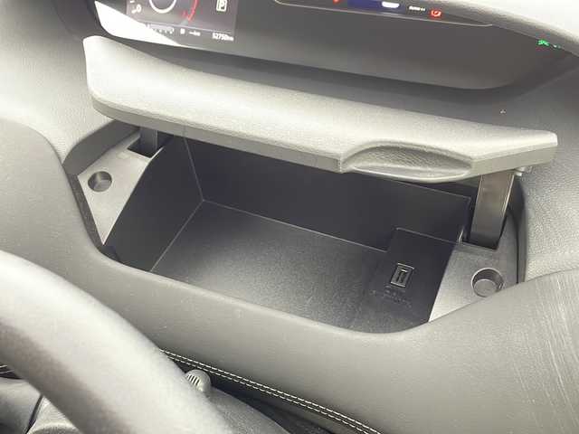 日産 セレナ ハイウェイスター プロパイロットED 愛知県 2016(平28)年 5.3万km ブリリアントホワイトパール /禁煙//純正9インチメモリナビ//AM/FM/CD/DVD/BD/SD/MSV/USB//フルセグTV//バックカメラ//ETC//前方ドライブレコーダー//純正フリップダウンモニター//プロパイロット//エマージェンシーブレーキ//車線逸脱警報//車線逸脱防止支援システム//標識検知//コーナーセンサー//両側パワースライドドア//オートLEDライト//フォグランプ//革巻きステアリング//ステアリングリモコン//電動格納ウィンカーミラー//電動パーキングブレーキ//AUTO HOLD//アイドリングストップ//ECO MODE//横滑り防止装置//純正16インチAW//プッシュスタート//スマートキー//スペアキー//ISOFIX//2列目ロールサンシェード//純正フロアマット//純正ドアバイザー//バニティミラー