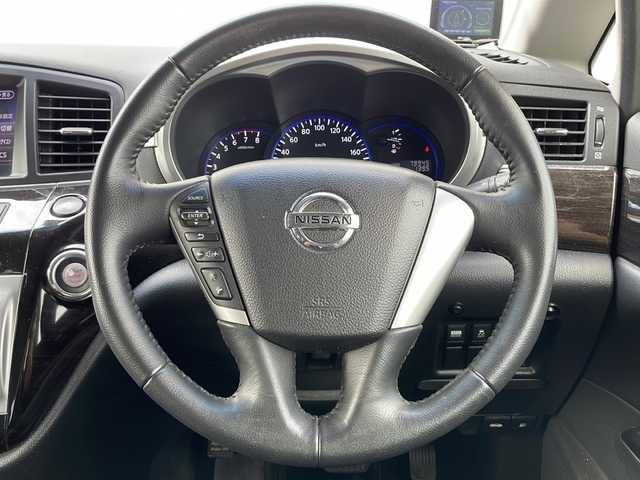 日産 エルグランド 250HWS アーバンクロム 栃木県 2012(平24)年 8万km ブリリアントホワイトパール 純正ＨＤＤナビ/・CD AM FM/・TV ワンセグ/・アラウンドビューモニター/両側パワースライドドア/エンジンスターター/スマートスペアキー/ETC/リアサンシェード/純正18インチアルミホイール/ＬＥＤヘッドライト/サイドエアバック/ハーフレザーシート