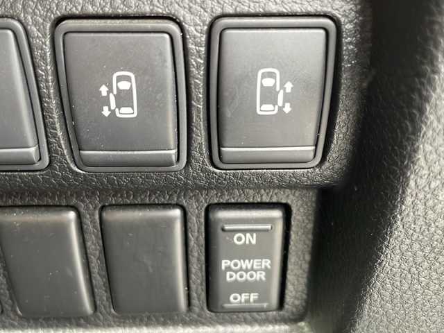 日産 エルグランド 250HWS アーバンクロム 栃木県 2012(平24)年 8万km ブリリアントホワイトパール 純正ＨＤＤナビ/・CD AM FM/・TV ワンセグ/・アラウンドビューモニター/両側パワースライドドア/エンジンスターター/スマートスペアキー/ETC/リアサンシェード/純正18インチアルミホイール/ＬＥＤヘッドライト/サイドエアバック/ハーフレザーシート