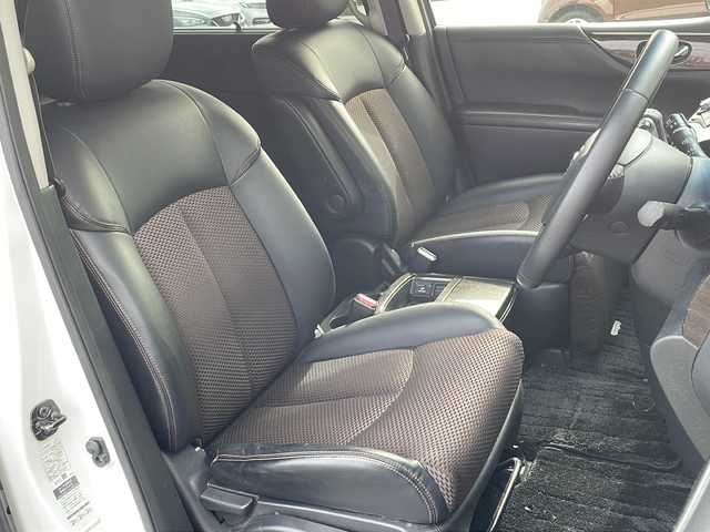 日産 エルグランド 250HWS アーバンクロム 栃木県 2012(平24)年 8万km ブリリアントホワイトパール 純正ＨＤＤナビ/・CD AM FM/・TV ワンセグ/・アラウンドビューモニター/両側パワースライドドア/エンジンスターター/スマートスペアキー/ETC/リアサンシェード/純正18インチアルミホイール/ＬＥＤヘッドライト/サイドエアバック/ハーフレザーシート