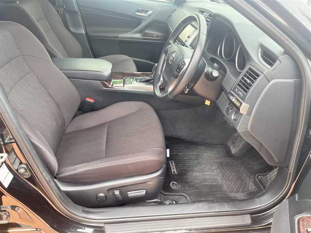 トヨタ マークＸ 250G 群馬県 2016(平28)年 6.7万km プレシャスブラックパール セーフティセンスP/プリクラッシュセーフティ/レーダークルーズコントロール/HIDヘッドランプ/運転席パワーシート/純正ナビゲーション/地デジTV/DVD/CD/バックカメラ/ETC2.0