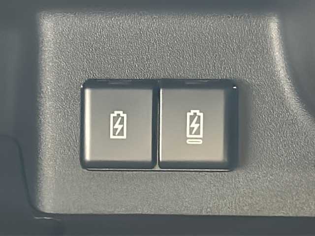 スズキ スペーシア カスタム HYBRID XS ターボ 広島県 2025(令7)年 0.1千km ピュアホワイトパール/ブラック2トーン 届出済未使用車/禁煙車/登録時9ｋｍ/インタークーラーターボ/スズキセーフティサポート/・デュアルセンサーブレーキサポートII/・先行車発進お知らせ/・標識認識機能/・ヘッドアップディスプレイ/・誤発進抑制機能/・ハイビームアシスト/・アダプティブクルーズコントロール/・車線維持支援機能/・車線逸脱抑制/・車線逸脱警報/・ふらつき警報/コーナーセンサー/全方位モニター付９型メモリーナビ/・フルセグ/Bluetooｔｈ/ＵＳＢ/スマホ連携/スズキコネクト対応通信機装着車/両側パワースライドドア/革巻きステアリング/ステアリングスイッチ/パドルシフト/オートライト/LEDヘッドライト/フォグランプ/ハーフレザーシート/シートヒーター/アイドリングストップ/スマートキー/プッシュスタート/スペアキー/純正15インチアルミホイール