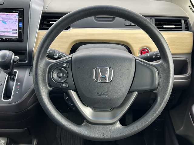 ホンダ フリード G 愛知県 2017(平29)年 3.6万km コバルトブルーパール ホンダディーラーオプションナビ/・CD/DVD/・AM/FM/・フルセグ/・Bluetooth/ビルトインETC/前側ドライブレコーダー/バックカメラ/プラズマクラスター技術搭載フルオートエアコンディショナー/ロールサンシェード/ヒーテッドドアミラー/ステアリングスイッチ/アイドリングストップ/両側パワースライドドア/純正フロアマット/純正ホイールカバー/横滑り防止装置