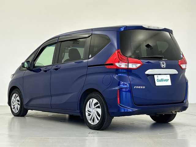 ホンダ フリード G 愛知県 2017(平29)年 3.6万km コバルトブルーパール ホンダディーラーオプションナビ/・CD/DVD/・AM/FM/・フルセグ/・Bluetooth/ビルトインETC/前側ドライブレコーダー/バックカメラ/プラズマクラスター技術搭載フルオートエアコンディショナー/ロールサンシェード/ヒーテッドドアミラー/ステアリングスイッチ/アイドリングストップ/両側パワースライドドア/純正フロアマット/純正ホイールカバー/横滑り防止装置