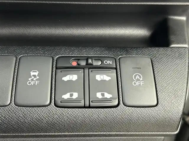 ホンダ ステップワゴン スパーダ Z クールスピリット 千葉県 2014(平26)年 7.4万km ホワイトオーキッドパール 禁煙車/両側電動ドア/クルーズコントロール/社外7インチメモリナビ/・型番：MDV-Z701/・CD/DVD/Bluetooth/フルセグTV/・バックカメラ/・ビルトインETC/革巻きステアリング/・ステアリングスイッチ/・パドルシフト/左右独立エアコン/純正フロアマット/純正１７インチAW/オートライト/・キセノンヘッドライト/・フォグランプ