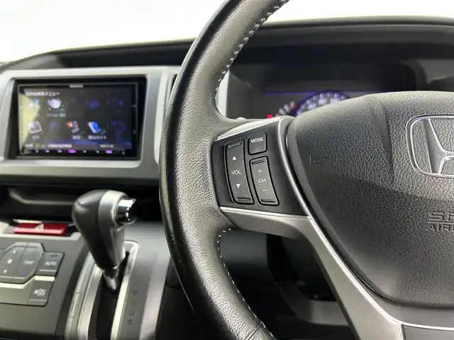 ホンダ ステップワゴン スパーダ Z クールスピリット 千葉県 2014(平26)年 7.4万km ホワイトオーキッドパール 禁煙車/両側電動ドア/クルーズコントロール/社外7インチメモリナビ/・型番：MDV-Z701/・CD/DVD/Bluetooth/フルセグTV/・バックカメラ/・ビルトインETC/革巻きステアリング/・ステアリングスイッチ/・パドルシフト/左右独立エアコン/純正フロアマット/純正１７インチAW/オートライト/・キセノンヘッドライト/・フォグランプ