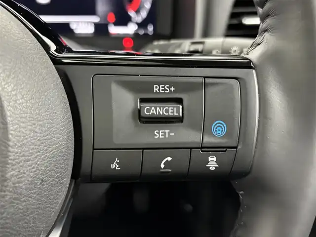 日産 エクストレイル G e－4ORCE 福岡県 2022(令4)年 2.1万km ダイヤモンドブラック サンルーフ　/純正９型ナビ/フルセグTV　/バックカメラ　/ＢＯＳＥプレミアムサウンド　/ワイヤレス充電　/デジタルルームミラー　/前後ドラレコ　/ビルトインETC２．０　/プロパイロット　/コーナーセンサー　/エマージェンシーブレーキ　/レーンキープ　/ブラインドスポットモニター　/パーキングアシスト　/ヒルディセントコントロール/シートヒーター　/ステアリングヒーター　/パワーバックドア　/純正１９インチアルミホイール