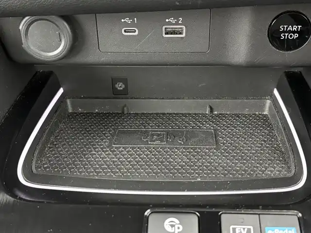 日産 エクストレイル G e－4ORCE 福岡県 2022(令4)年 2.1万km ダイヤモンドブラック サンルーフ　/純正９型ナビ/フルセグTV　/バックカメラ　/ＢＯＳＥプレミアムサウンド　/ワイヤレス充電　/デジタルルームミラー　/前後ドラレコ　/ビルトインETC２．０　/プロパイロット　/コーナーセンサー　/エマージェンシーブレーキ　/レーンキープ　/ブラインドスポットモニター　/パーキングアシスト　/ヒルディセントコントロール/シートヒーター　/ステアリングヒーター　/パワーバックドア　/純正１９インチアルミホイール