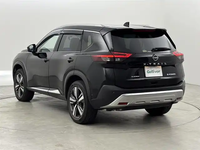 日産 エクストレイル G e－4ORCE 福岡県 2022(令4)年 2.1万km ダイヤモンドブラック サンルーフ　/純正９型ナビ/フルセグTV　/バックカメラ　/ＢＯＳＥプレミアムサウンド　/ワイヤレス充電　/デジタルルームミラー　/前後ドラレコ　/ビルトインETC２．０　/プロパイロット　/コーナーセンサー　/エマージェンシーブレーキ　/レーンキープ　/ブラインドスポットモニター　/パーキングアシスト　/ヒルディセントコントロール/シートヒーター　/ステアリングヒーター　/パワーバックドア　/純正１９インチアルミホイール