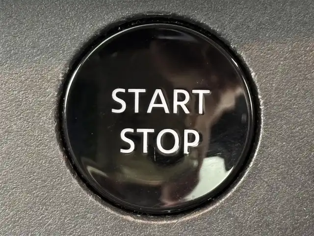 日産 エクストレイル G e－4ORCE 福岡県 2022(令4)年 2.1万km ダイヤモンドブラック サンルーフ　/純正９型ナビ/フルセグTV　/バックカメラ　/ＢＯＳＥプレミアムサウンド　/ワイヤレス充電　/デジタルルームミラー　/前後ドラレコ　/ビルトインETC２．０　/プロパイロット　/コーナーセンサー　/エマージェンシーブレーキ　/レーンキープ　/ブラインドスポットモニター　/パーキングアシスト　/ヒルディセントコントロール/シートヒーター　/ステアリングヒーター　/パワーバックドア　/純正１９インチアルミホイール