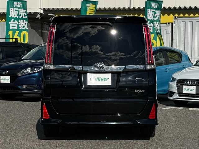 トヨタ ノア Si ダブルバイビー 愛知県 2017(平29)年 5.3万km ブラック /純正9インチSDナビ//純正フルセグTV//AM/FM/CD/DVD/SD/BT//バックカメラ//ビルトインETC//純正ドライブレコーダー//純正フリップダウン後席モニター//横滑り防止装置//ヒルスタートアシストコントロール//Toyota Safety Sense C//オートハイビーム//衝突被害軽減ブレーキ//レーンアシスト//先行発進告知機能//クルーズコントロール//ECO MODE//ステアスイッチ//純正16インチアルミホイール//純正LEDオートライト//フロントフォグランプ//両側パワースライドドア//バックドアイージークローザー//オートリトラミラー//シートバックテーブル//サイドテーブル//ISOFIX//後席用サンシェード//ダブルエアバック//スマートキー//スペアキー1本//取扱説明書//ナビ説明書//保証書//記録簿(R2/R4/R6)