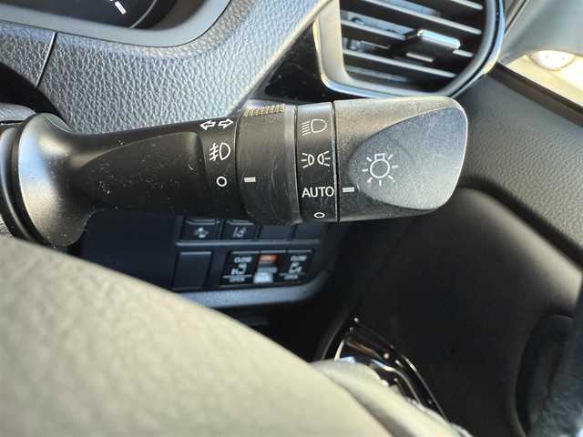 トヨタ ノア Si ダブルバイビー 愛知県 2017(平29)年 5.3万km ブラック /純正9インチSDナビ//純正フルセグTV//AM/FM/CD/DVD/SD/BT//バックカメラ//ビルトインETC//純正ドライブレコーダー//純正フリップダウン後席モニター//横滑り防止装置//ヒルスタートアシストコントロール//Toyota Safety Sense C//オートハイビーム//衝突被害軽減ブレーキ//レーンアシスト//先行発進告知機能//クルーズコントロール//ECO MODE//ステアスイッチ//純正16インチアルミホイール//純正LEDオートライト//フロントフォグランプ//両側パワースライドドア//バックドアイージークローザー//オートリトラミラー//シートバックテーブル//サイドテーブル//ISOFIX//後席用サンシェード//ダブルエアバック//スマートキー//スペアキー1本//取扱説明書//ナビ説明書//保証書//記録簿(R2/R4/R6)