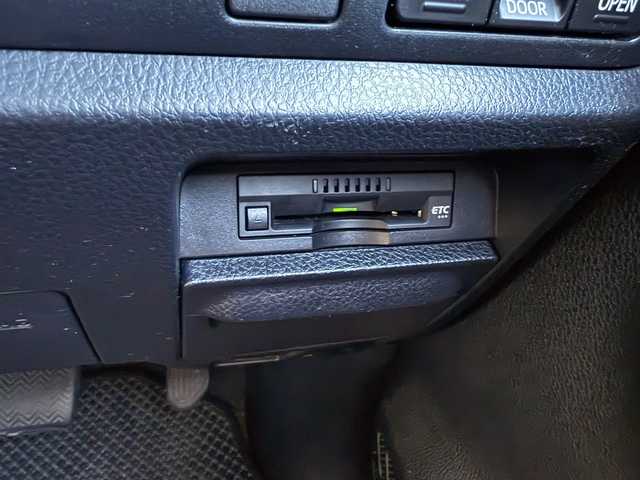 トヨタ ノア Si ダブルバイビー 愛知県 2017(平29)年 5.3万km ブラック /純正9インチSDナビ//純正フルセグTV//AM/FM/CD/DVD/SD/BT//バックカメラ//ビルトインETC//純正ドライブレコーダー//純正フリップダウン後席モニター//横滑り防止装置//ヒルスタートアシストコントロール//Toyota Safety Sense C//オートハイビーム//衝突被害軽減ブレーキ//レーンアシスト//先行発進告知機能//クルーズコントロール//ECO MODE//ステアスイッチ//純正16インチアルミホイール//純正LEDオートライト//フロントフォグランプ//両側パワースライドドア//バックドアイージークローザー//オートリトラミラー//シートバックテーブル//サイドテーブル//ISOFIX//後席用サンシェード//ダブルエアバック//スマートキー//スペアキー1本//取扱説明書//ナビ説明書//保証書//記録簿(R2/R4/R6)