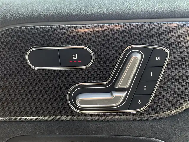 メルセデス・ベンツ Ｍ・ベンツ ＧＬＢ２００ｄ 4マチック AMGライン 三重県 2022(令4)年 4.4万km コスモスブラック ＡＣＣ/純正ナビ/純正ドラレコ/３６０°カメラ/ＥＴＣ/ＬＥＤヘッドライト/サンルーフ/ハーフレザー/シートヒーター/Ｂｌｕｅｔｏｏｔｈ/アンビエントライト/純正１８インチＡＷ