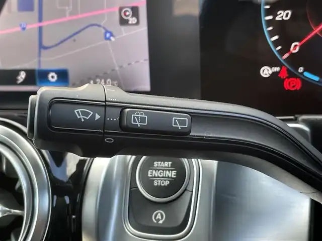 メルセデス・ベンツ Ｍ・ベンツ ＧＬＢ２００ｄ 4マチック AMGライン 三重県 2022(令4)年 4.4万km コスモスブラック ＡＣＣ/純正ナビ/純正ドラレコ/３６０°カメラ/ＥＴＣ/ＬＥＤヘッドライト/サンルーフ/ハーフレザー/シートヒーター/Ｂｌｕｅｔｏｏｔｈ/アンビエントライト/純正１８インチＡＷ