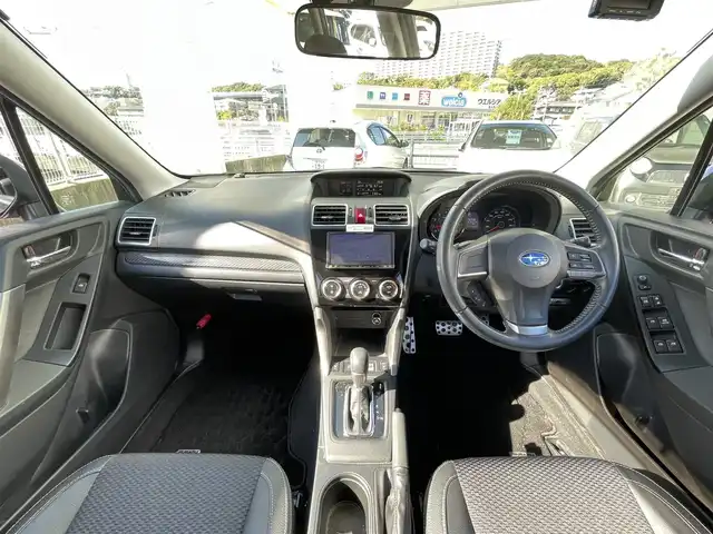 スバル フォレスター S－リミテッド 兵庫県 2014(平26)年 8万km クリスタルブラックシリカ (株)IDOMが運営する【じしゃロン神戸名谷店】の自社ローン専用車両になりますこちらは現金またはオートローンご利用時の価格です。自社ローンご希望の方は別途その旨お申付け下さい。フルセグテレビ/バックカメラ/ウィンカーミラー/クルーズコントロール/プッシュスタート/ドアバイザー/ETC/シートヒーター（運転席、助手席）/シフトペダル付き/Bluetooth