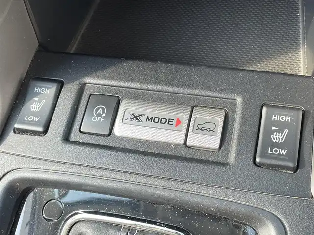 スバル フォレスター S－リミテッド 兵庫県 2014(平26)年 8万km クリスタルブラックシリカ (株)IDOMが運営する【じしゃロン神戸名谷店】の自社ローン専用車両になりますこちらは現金またはオートローンご利用時の価格です。自社ローンご希望の方は別途その旨お申付け下さい。フルセグテレビ/バックカメラ/ウィンカーミラー/クルーズコントロール/プッシュスタート/ドアバイザー/ETC/シートヒーター（運転席、助手席）/シフトペダル付き/Bluetooth