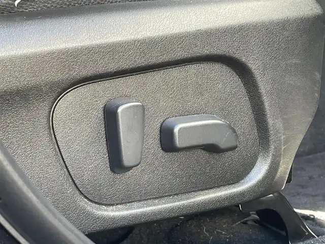 スバル フォレスター S－リミテッド 兵庫県 2014(平26)年 8万km クリスタルブラックシリカ (株)IDOMが運営する【じしゃロン神戸名谷店】の自社ローン専用車両になりますこちらは現金またはオートローンご利用時の価格です。自社ローンご希望の方は別途その旨お申付け下さい。フルセグテレビ/バックカメラ/ウィンカーミラー/クルーズコントロール/プッシュスタート/ドアバイザー/ETC/シートヒーター（運転席、助手席）/シフトペダル付き/Bluetooth