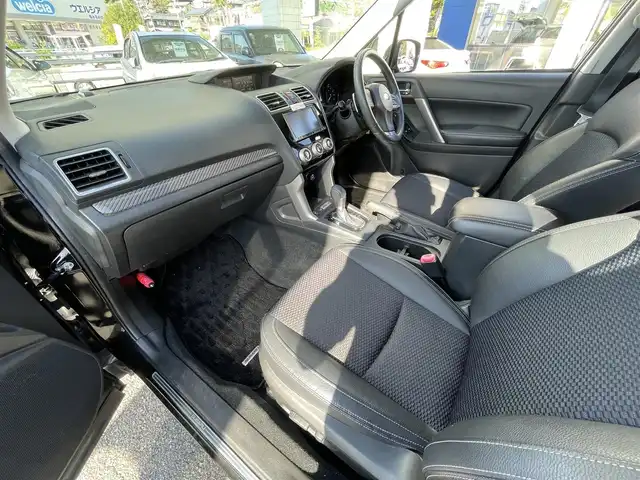 スバル フォレスター S－リミテッド 兵庫県 2014(平26)年 8万km クリスタルブラックシリカ (株)IDOMが運営する【じしゃロン神戸名谷店】の自社ローン専用車両になりますこちらは現金またはオートローンご利用時の価格です。自社ローンご希望の方は別途その旨お申付け下さい。フルセグテレビ/バックカメラ/ウィンカーミラー/クルーズコントロール/プッシュスタート/ドアバイザー/ETC/シートヒーター（運転席、助手席）/シフトペダル付き/Bluetooth