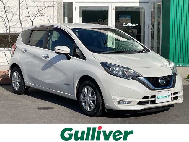 日産 ノート e－パワー X 青森県 2017(平29)年 13.1万km ブリリアントホワイトパール ワンオーナー/純正SDナビ・フルセグTV/CD・DVD・Bluetooth・SD/アラウンドビューモニター/エマージェンシーブレーキ/車線逸脱警報/フロント・バックソナー/ヒーター付ドアミラー/横滑り防止機能/ETC/ステアリングスイッチ/LEDヘッドライト/オートライト/フォグランプ/保証書・取扱書