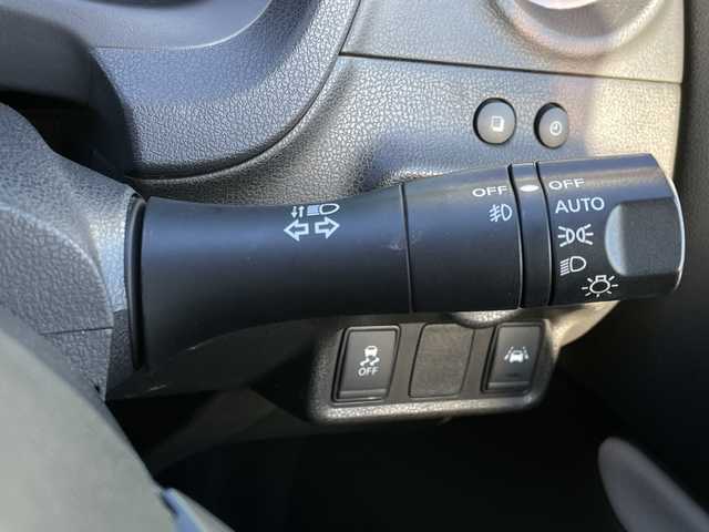 日産 ノート e－パワー X 青森県 2017(平29)年 13.1万km ブリリアントホワイトパール ワンオーナー/純正SDナビ・フルセグTV/CD・DVD・Bluetooth・SD/アラウンドビューモニター/エマージェンシーブレーキ/車線逸脱警報/フロント・バックソナー/ヒーター付ドアミラー/横滑り防止機能/ETC/ステアリングスイッチ/LEDヘッドライト/オートライト/フォグランプ/保証書・取扱書