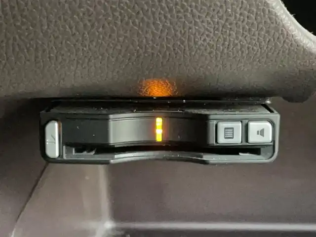 ホンダ Ｎ ＷＧＮ カスタム Gターボ SSクールPKG 香川県 2015(平27)年 8.4万km プレミアムホワイトパールⅡ 特別仕様車/→クオリティインテリア(プライムスムース＆ジャージコンビシート)/・バーガンディダブルステッチ/→インパネガーニッシュ/【レイヤードクリアパネル、シルバーライン】/→ドアライニング【表皮付】/→カスタムデザインバンパー【フロント/リア】/→運転席用iーSRSエアバック【連続容量変化タイプ】/→助手席用SRSエアバック/→VSA【ABS+TCS+横滑り抑制】/→カラードテールゲートスポイラー【連続容量変化タイプ】/→プラズマクラスターオートエアコン/→オートリトラミラー/→特別仕様車専用フロントグリル/→IRカット(遮熱)/UVカット機能付フロントウィンドウ/→IRカット(遮熱)/スーパーUVカットフロントドアガラス/→ハーフシェイド・フロントウィンドウ/→ディスチャージヘッドライト/→エマージェンシーストップシグナル/→アイドリングストップ/社外SDナビ/【フルセグTV/AM/FM/Bluetooth】/バックカメラ/革巻きステアリング/ステアリングリモコン/クルーズコントロール/パドルシフト/純正フロアマット/純正ドアバイザー/純正１４インチアルミホイール/プッシュスタート/ホンダスマートキーシステム