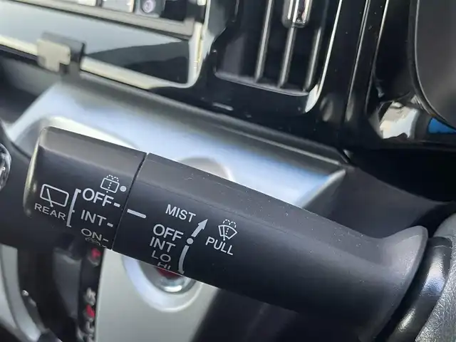 ホンダ Ｎ ＷＧＮ カスタム Gターボ SSクールPKG 香川県 2015(平27)年 8.4万km プレミアムホワイトパールⅡ 特別仕様車/→クオリティインテリア(プライムスムース＆ジャージコンビシート)/・バーガンディダブルステッチ/→インパネガーニッシュ/【レイヤードクリアパネル、シルバーライン】/→ドアライニング【表皮付】/→カスタムデザインバンパー【フロント/リア】/→運転席用iーSRSエアバック【連続容量変化タイプ】/→助手席用SRSエアバック/→VSA【ABS+TCS+横滑り抑制】/→カラードテールゲートスポイラー【連続容量変化タイプ】/→プラズマクラスターオートエアコン/→オートリトラミラー/→特別仕様車専用フロントグリル/→IRカット(遮熱)/UVカット機能付フロントウィンドウ/→IRカット(遮熱)/スーパーUVカットフロントドアガラス/→ハーフシェイド・フロントウィンドウ/→ディスチャージヘッドライト/→エマージェンシーストップシグナル/→アイドリングストップ/社外SDナビ/【フルセグTV/AM/FM/Bluetooth】/バックカメラ/革巻きステアリング/ステアリングリモコン/クルーズコントロール/パドルシフト/純正フロアマット/純正ドアバイザー/純正１４インチアルミホイール/プッシュスタート/ホンダスマートキーシステム