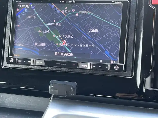 ホンダ Ｎ ＷＧＮ カスタム Gターボ SSクールPKG 香川県 2015(平27)年 8.4万km プレミアムホワイトパールⅡ 特別仕様車/→クオリティインテリア(プライムスムース＆ジャージコンビシート)/・バーガンディダブルステッチ/→インパネガーニッシュ/【レイヤードクリアパネル、シルバーライン】/→ドアライニング【表皮付】/→カスタムデザインバンパー【フロント/リア】/→運転席用iーSRSエアバック【連続容量変化タイプ】/→助手席用SRSエアバック/→VSA【ABS+TCS+横滑り抑制】/→カラードテールゲートスポイラー【連続容量変化タイプ】/→プラズマクラスターオートエアコン/→オートリトラミラー/→特別仕様車専用フロントグリル/→IRカット(遮熱)/UVカット機能付フロントウィンドウ/→IRカット(遮熱)/スーパーUVカットフロントドアガラス/→ハーフシェイド・フロントウィンドウ/→ディスチャージヘッドライト/→エマージェンシーストップシグナル/→アイドリングストップ/社外SDナビ/【フルセグTV/AM/FM/Bluetooth】/バックカメラ/革巻きステアリング/ステアリングリモコン/クルーズコントロール/パドルシフト/純正フロアマット/純正ドアバイザー/純正１４インチアルミホイール/プッシュスタート/ホンダスマートキーシステム