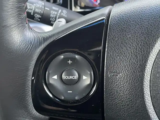 ホンダ Ｎ ＷＧＮ カスタム Gターボ SSクールPKG 香川県 2015(平27)年 8.4万km プレミアムホワイトパールⅡ 特別仕様車/→クオリティインテリア(プライムスムース＆ジャージコンビシート)/・バーガンディダブルステッチ/→インパネガーニッシュ/【レイヤードクリアパネル、シルバーライン】/→ドアライニング【表皮付】/→カスタムデザインバンパー【フロント/リア】/→運転席用iーSRSエアバック【連続容量変化タイプ】/→助手席用SRSエアバック/→VSA【ABS+TCS+横滑り抑制】/→カラードテールゲートスポイラー【連続容量変化タイプ】/→プラズマクラスターオートエアコン/→オートリトラミラー/→特別仕様車専用フロントグリル/→IRカット(遮熱)/UVカット機能付フロントウィンドウ/→IRカット(遮熱)/スーパーUVカットフロントドアガラス/→ハーフシェイド・フロントウィンドウ/→ディスチャージヘッドライト/→エマージェンシーストップシグナル/→アイドリングストップ/社外SDナビ/【フルセグTV/AM/FM/Bluetooth】/バックカメラ/革巻きステアリング/ステアリングリモコン/クルーズコントロール/パドルシフト/純正フロアマット/純正ドアバイザー/純正１４インチアルミホイール/プッシュスタート/ホンダスマートキーシステム